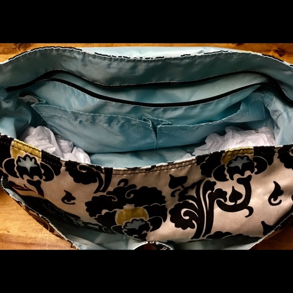 Amy Michelle Diaper Bag w Changing Mat - Picture 8 of 8